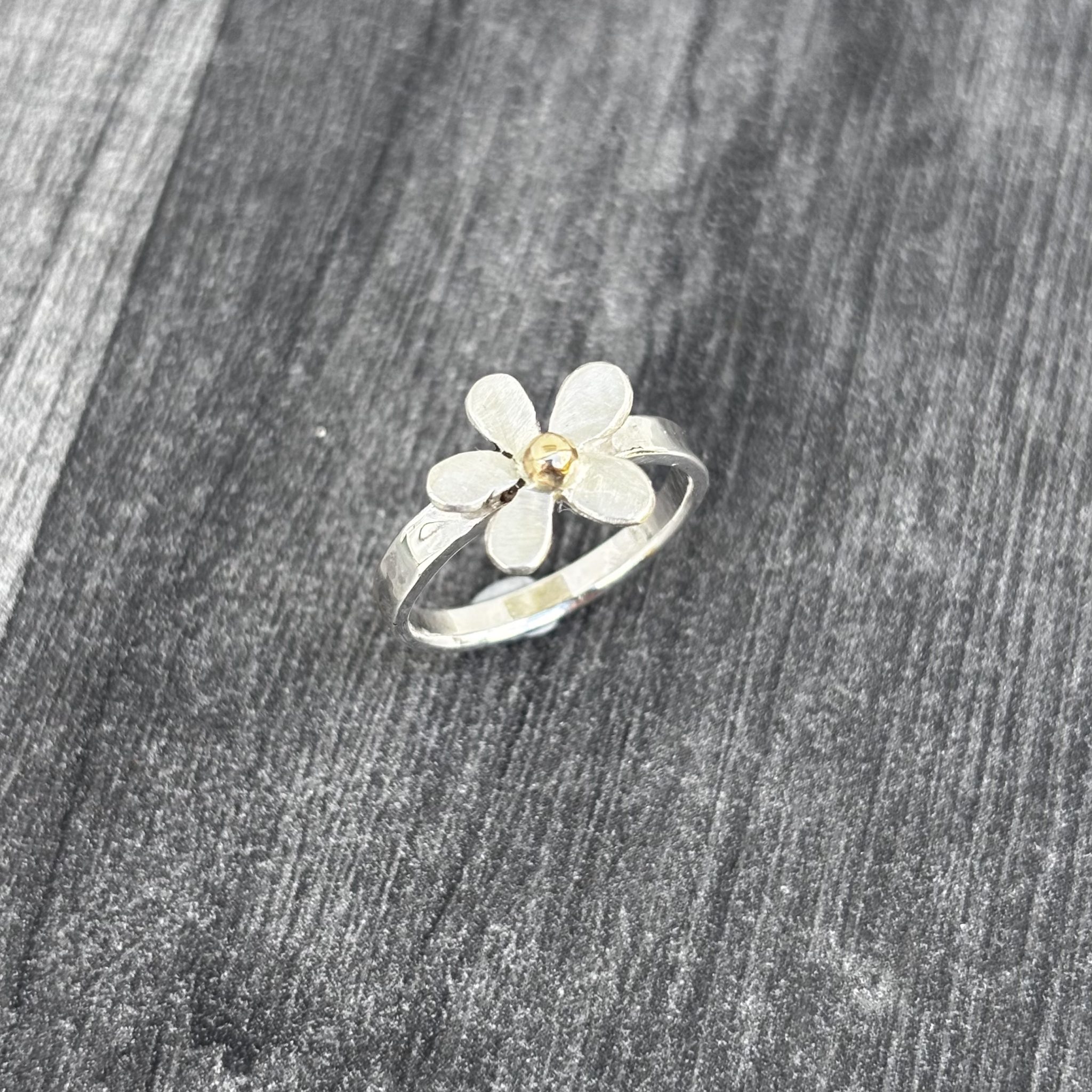 Silver Daisy Ring, gold dot flower ring, hammered petals ring, gift for her, flower jewellery,