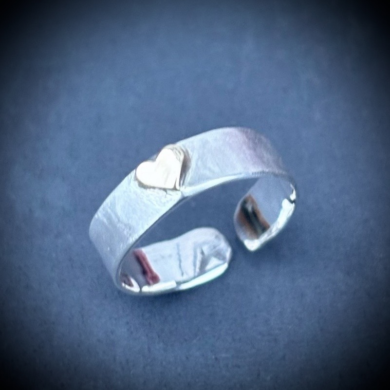 Silver Toe ring, gold heart toe ring, adjustable toe ring, sterling silver hammered toe ring, toe ring, handcrafted tie ring, gold heart body jewellery,